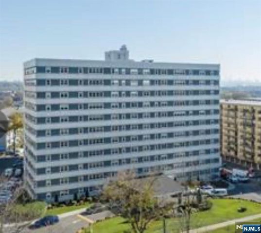 280 Prospect Avenue 5D, Hackensack, NJ 07601