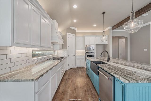 2612 Somerton Court, College Station, TX 77845