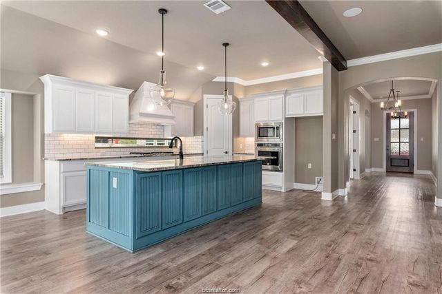 2612 Somerton Court, College Station, TX 77845