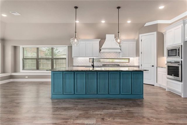 2612 Somerton Court, College Station, TX 77845