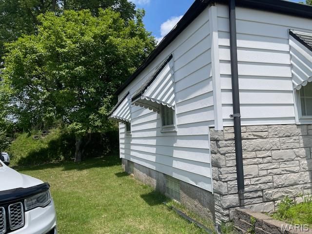 1537 Akron Drive, St Louis, MO 63137