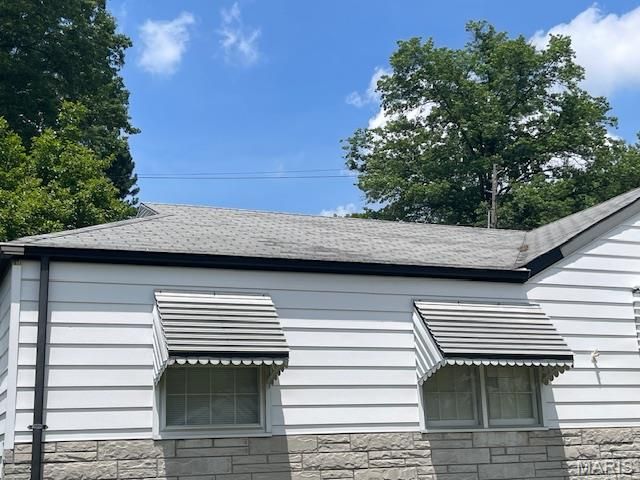 1537 Akron Drive, St Louis, MO 63137