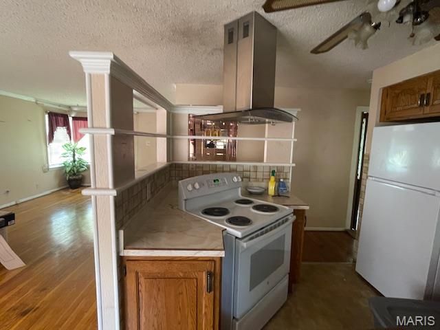 1537 Akron Drive, St Louis, MO 63137