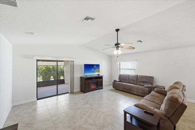 44 Grande Vista Way, Port St. Lucie, Port St Lucie, FL 34952