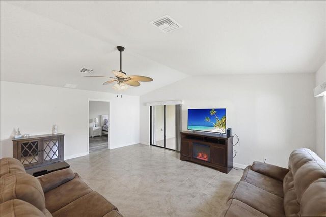 44 Grande Vista Way, Port St. Lucie, Port St Lucie, FL 34952