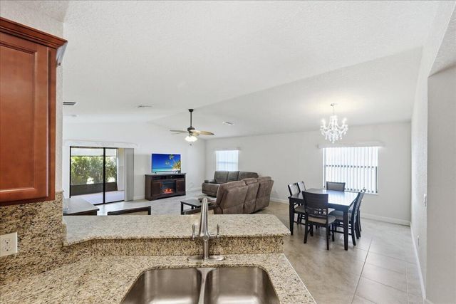 44 Grande Vista Way, Port St. Lucie, Port St Lucie, FL 34952