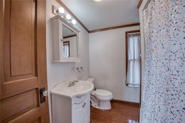 135 E First Ave, Tarentum, PA 15084