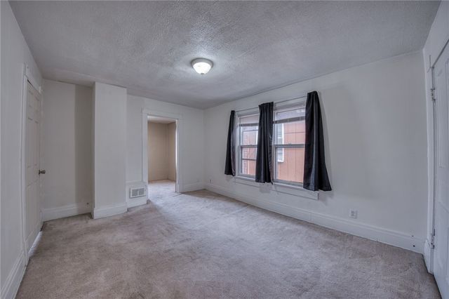 135 E First Ave, Tarentum, PA 15084