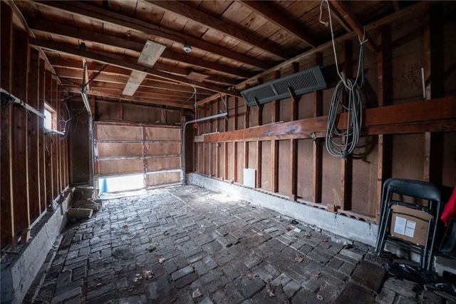 135 E First Ave, Tarentum, PA 15084