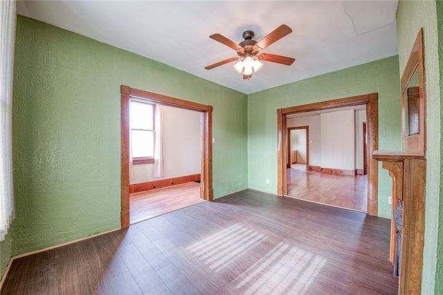 135 E First Ave, Tarentum, PA 15084