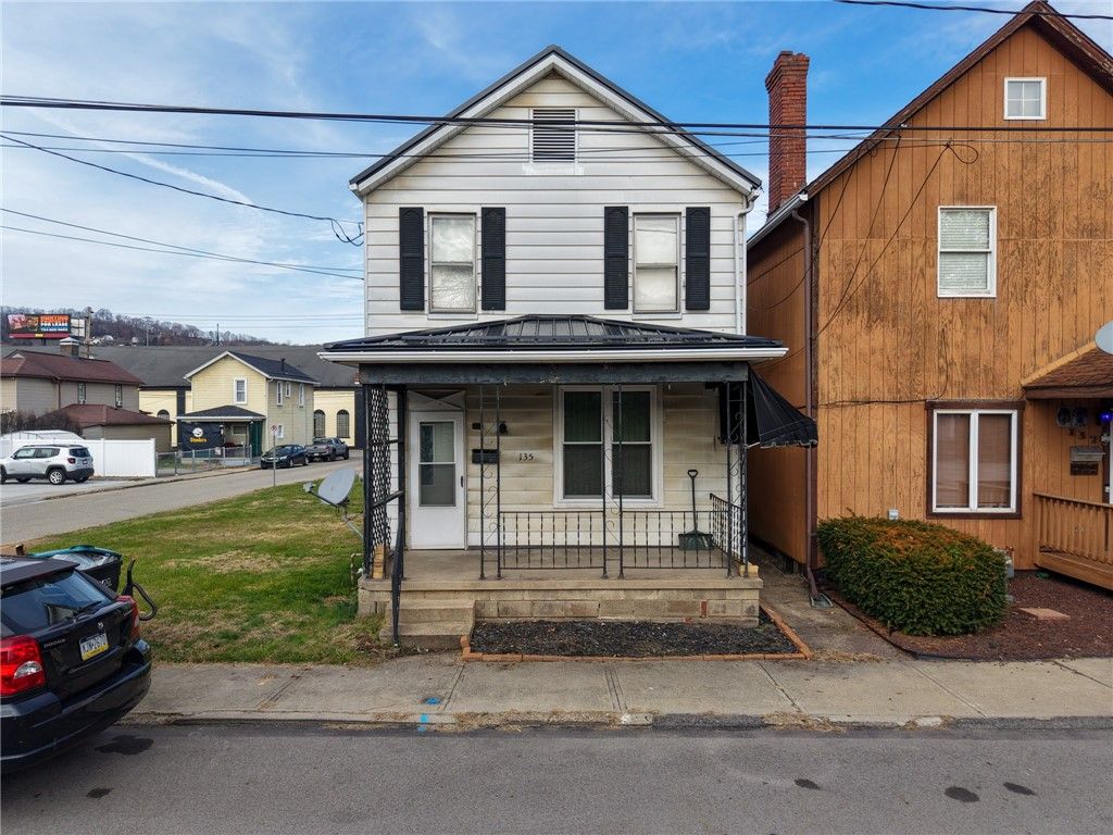 135 E First Ave, Tarentum, PA 15084