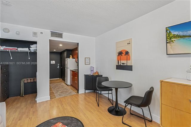 1200 Brickell Bay Drive 1816, Miami, FL 33131