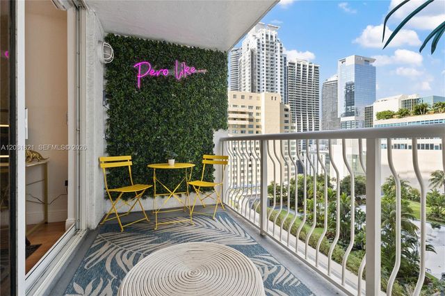1200 Brickell Bay Drive 1816, Miami, FL 33131