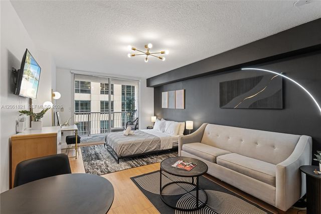 1200 Brickell Bay Drive 1816, Miami, FL 33131