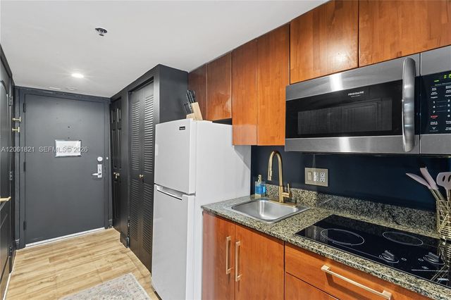 1200 Brickell Bay Drive 1816, Miami, FL 33131
