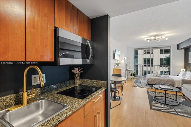 1200 Brickell Bay Drive 1816, Miami, FL 33131
