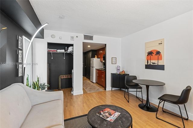 1200 Brickell Bay Drive 1816, Miami, FL 33131