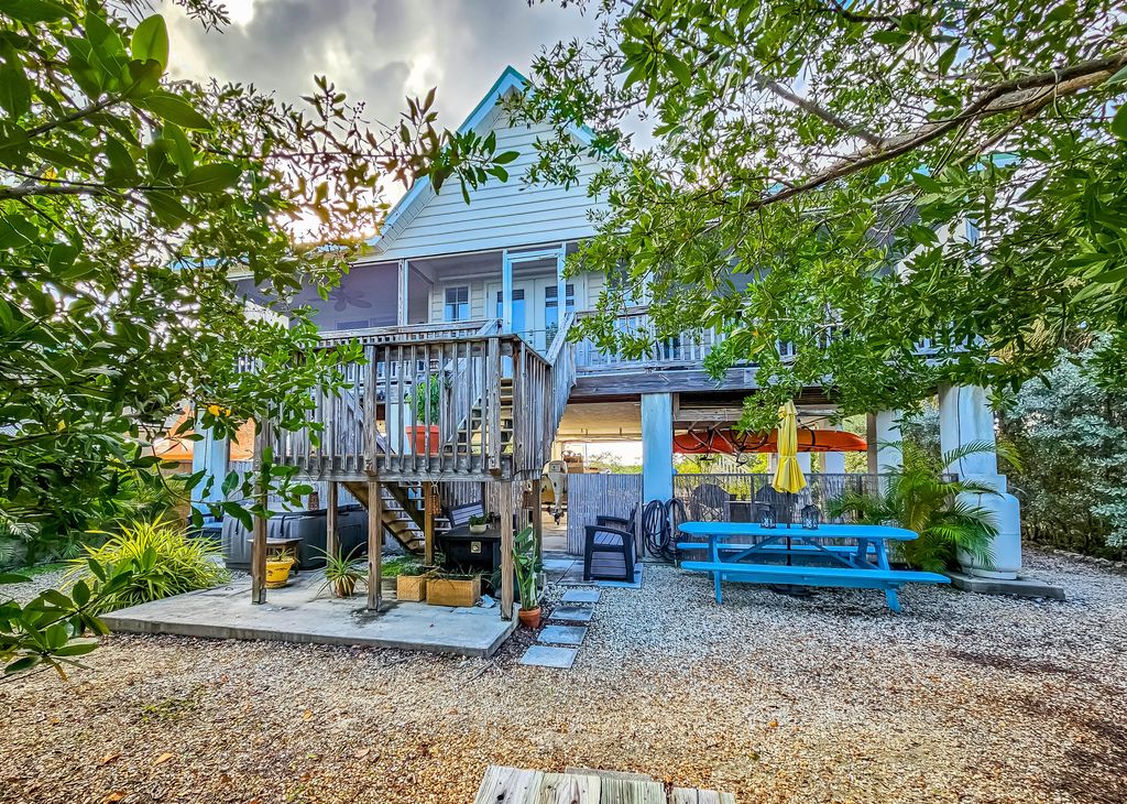 853 Indies Road, Ramrod Key, FL 33042