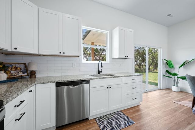 707 E Elmwood St, Park City, KS 67147