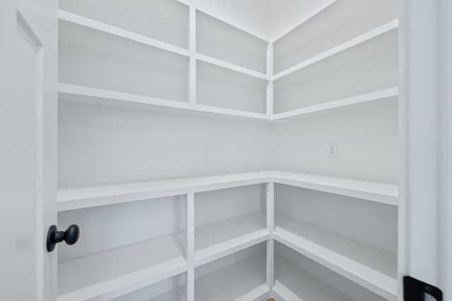 707 E Elmwood St, Park City, KS 67147