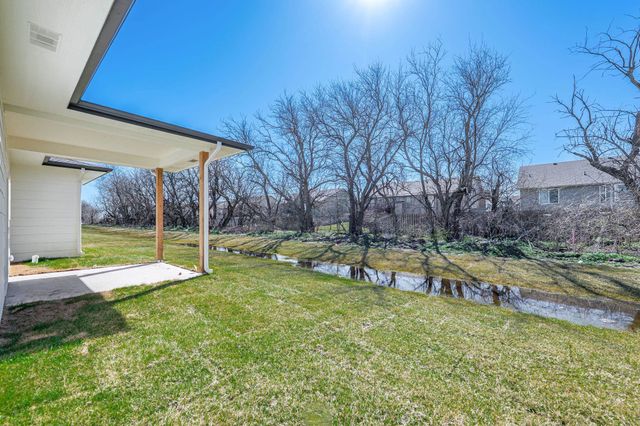 707 E Elmwood St, Park City, KS 67147
