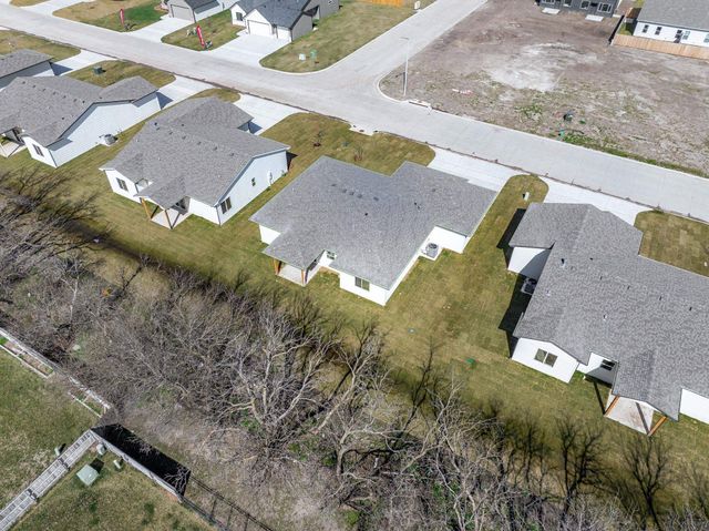 707 E Elmwood St, Park City, KS 67147