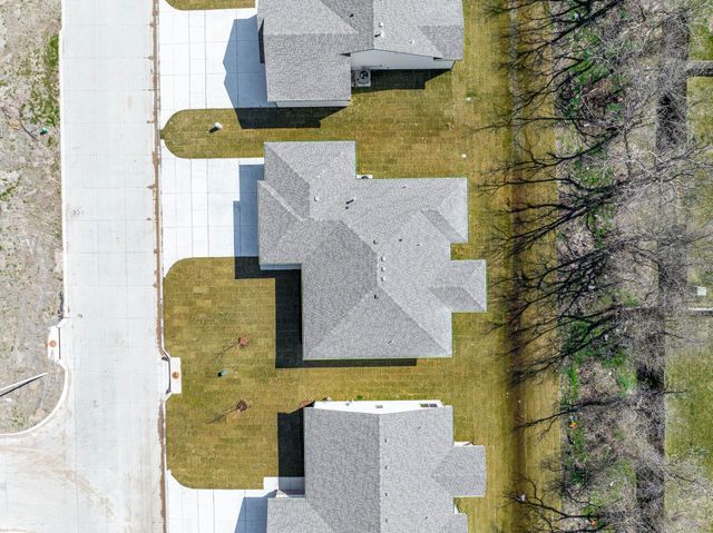 707 E Elmwood St, Park City, KS 67147