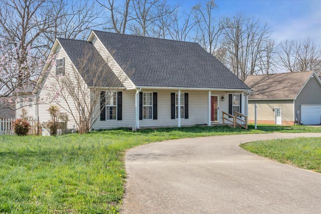 672 Old Snow Hill Rd, Dowelltown, TN 37059