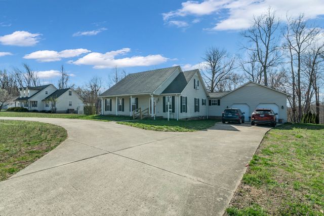 672 Old Snow Hill Rd, Dowelltown, TN 37059