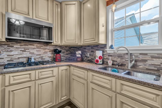 672 Old Snow Hill Rd, Dowelltown, TN 37059