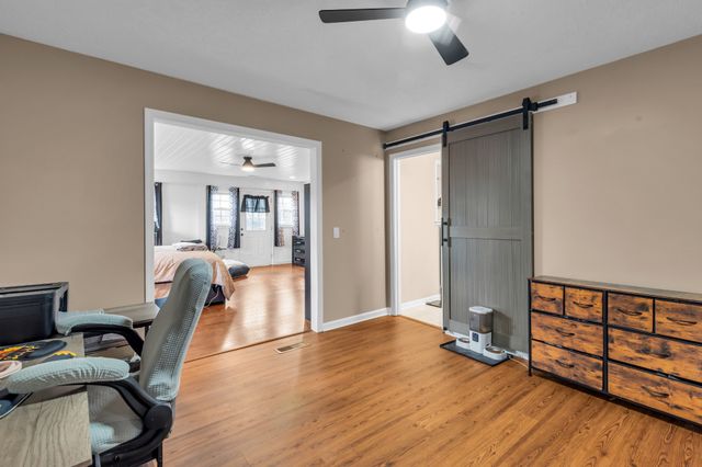 672 Old Snow Hill Rd, Dowelltown, TN 37059