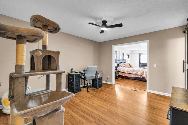 672 Old Snow Hill Rd, Dowelltown, TN 37059