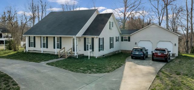 672 Old Snow Hill Rd, Dowelltown, TN 37059
