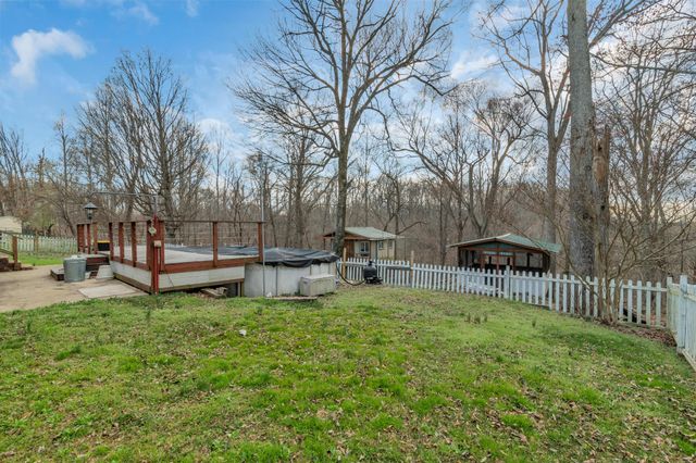 672 Old Snow Hill Rd, Dowelltown, TN 37059