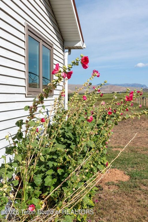 601 ROOSEVELT Street, Dubois, WY 82513 photo 5