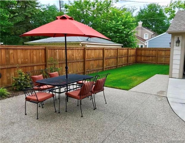 651 Davis Avenue, Birmingham, MI 48009