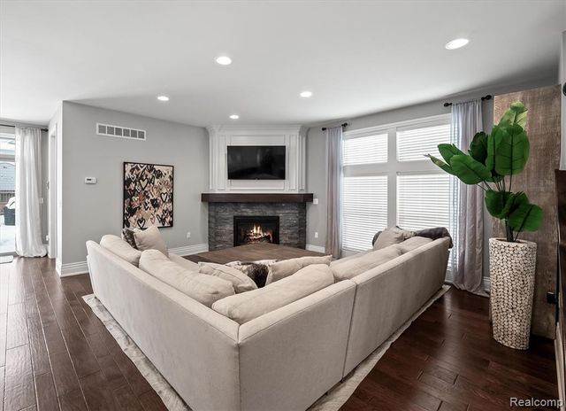 651 Davis Avenue, Birmingham, MI 48009