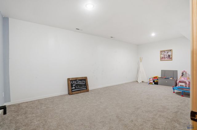 427 GOOSEBERRY RD, Spearfish, SD 57783
