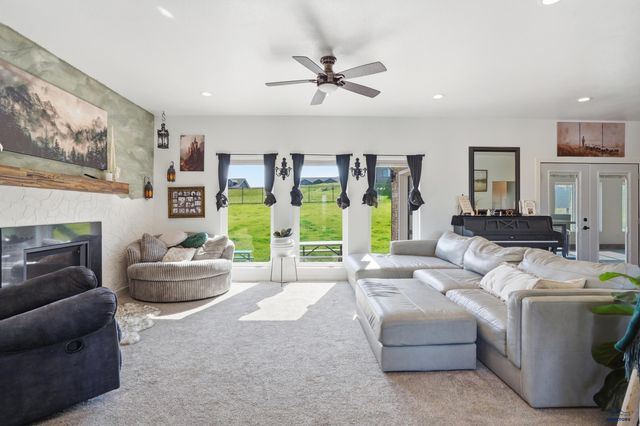 427 GOOSEBERRY RD, Spearfish, SD 57783