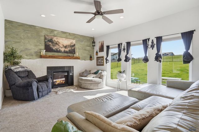427 GOOSEBERRY RD, Spearfish, SD 57783