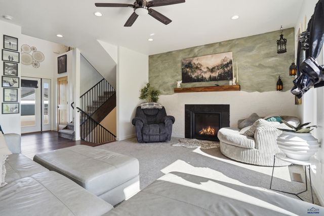 427 GOOSEBERRY RD, Spearfish, SD 57783