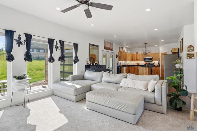 427 GOOSEBERRY RD, Spearfish, SD 57783