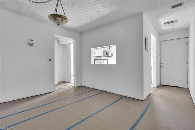 7043 New Post DR 1, North Fort Myers, FL 33917