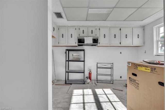 7043 New Post DR 1, North Fort Myers, FL 33917