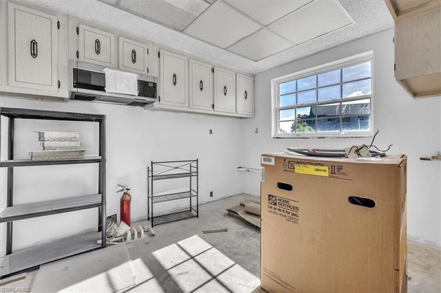 7043 New Post DR 1, North Fort Myers, FL 33917