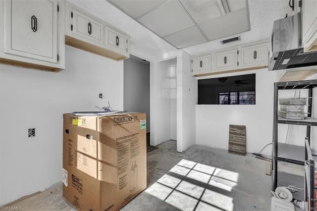 7043 New Post DR 1, North Fort Myers, FL 33917