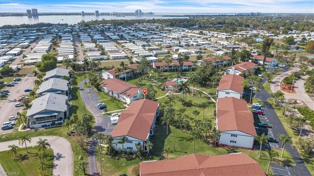 7043 New Post DR 1, North Fort Myers, FL 33917