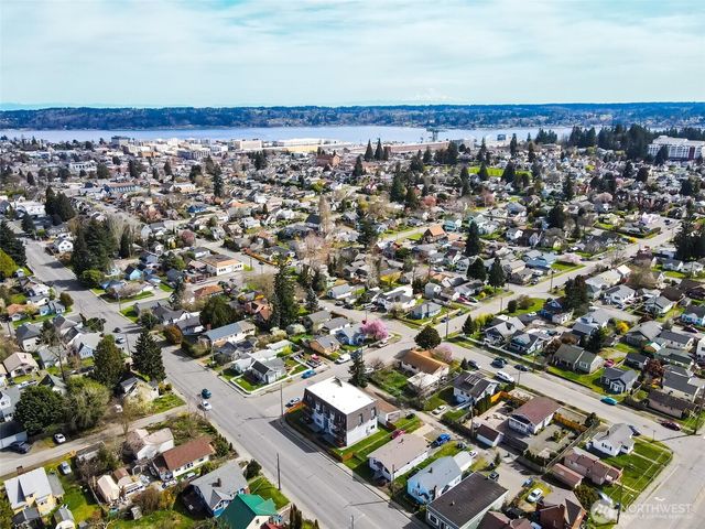 2001 11th Street, Bremerton, WA 98337