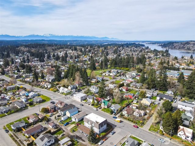 2001 11th Street, Bremerton, WA 98337