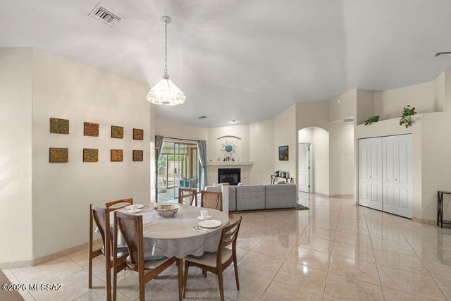 778 E Josephine Canyon Drive, Green Valley, AZ 85614